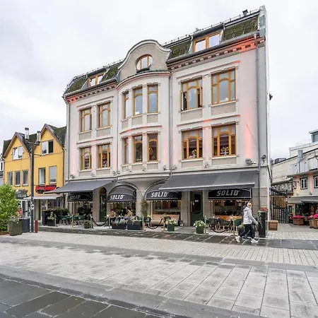 North Estate Center 44