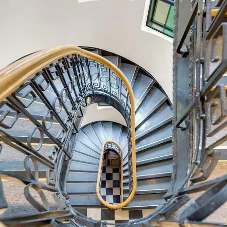 North Estate Center 44 Apartment